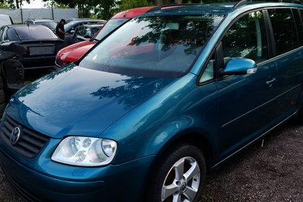 VW Touran 288.899 km 1.490 &euro; Mittenwalde 15749