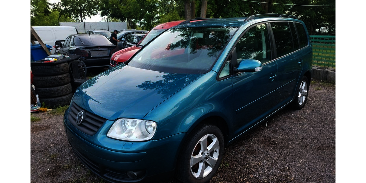 VW Touran 288.899 km 1.490 &euro; Mittenwalde 15749