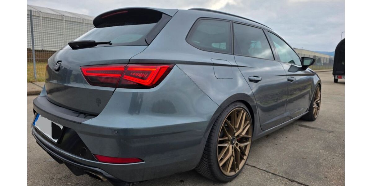 Seat Leon 124.000 km 16.990 &euro; Salach 73084