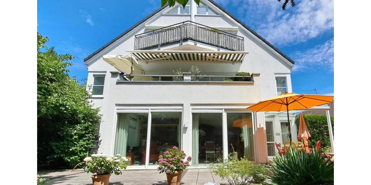 Helle EG-Wohnung mit eigenem Garten, zwei Terrassen und zwei TG-S 3 zimmer