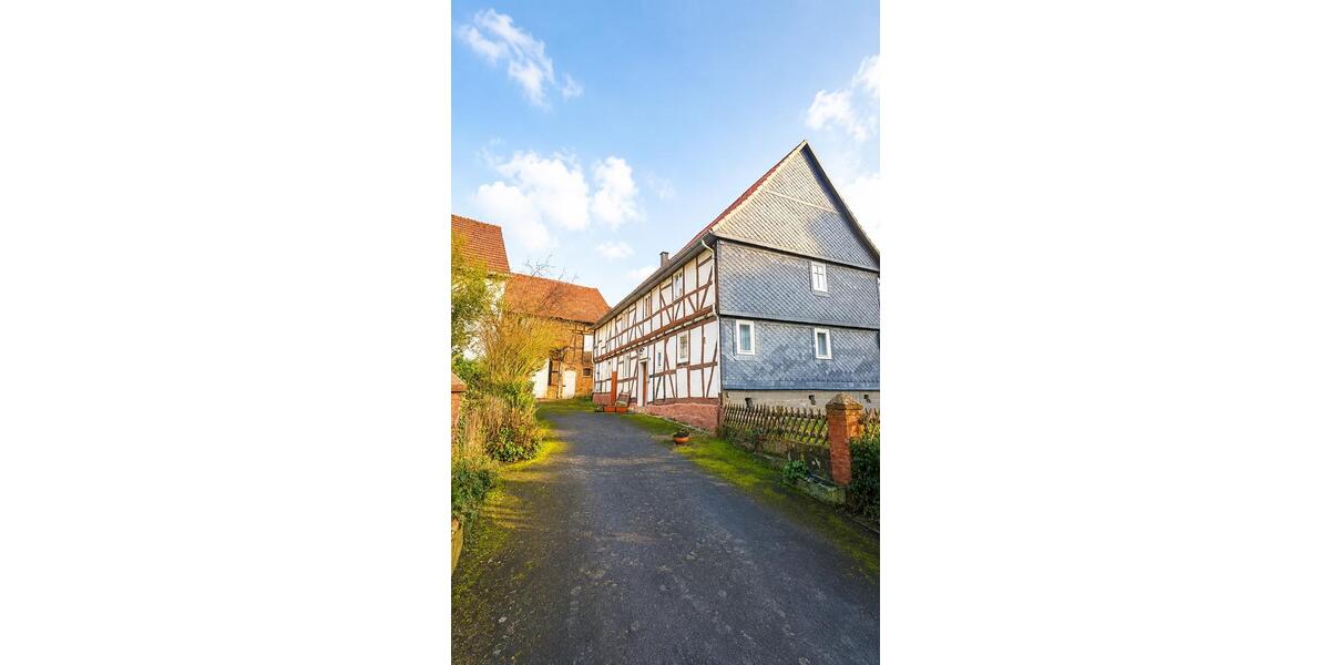Einfamilienhaus Baunatal - 7 Zimmer, 470 m&sup2;, 289.000&euro; | Angebot:26967495