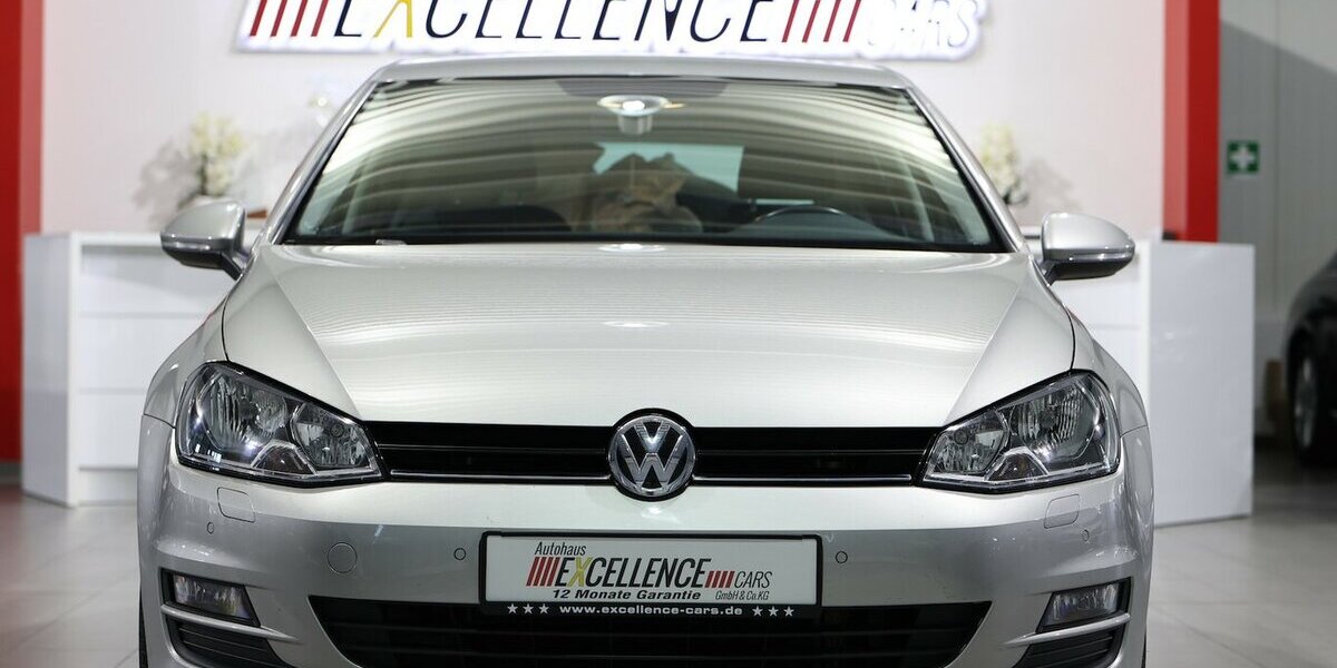 VW Golf VII 1.6 TDI Comfortline COMPOSITION-COLOUR 143.000 km 11.444 &euro; Hamm 59077