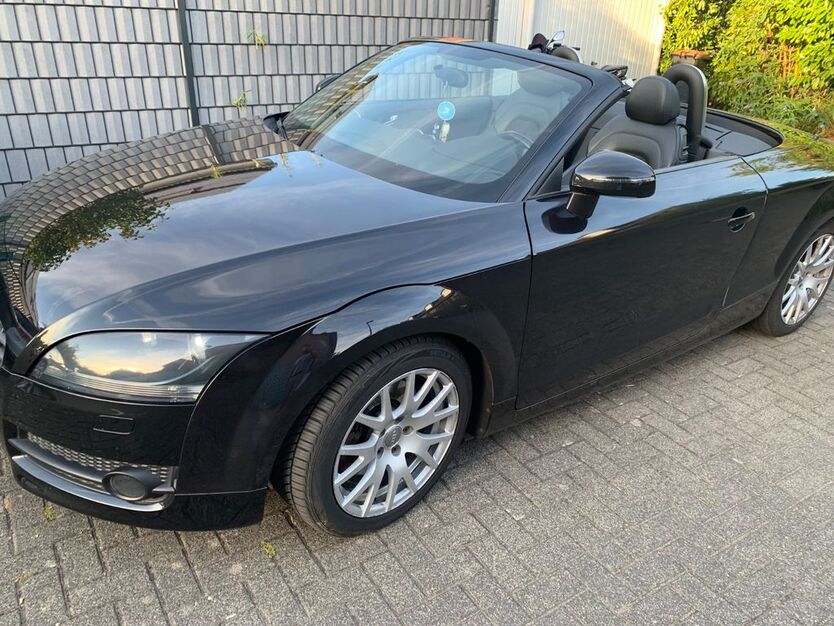 Audi TT 208.000 km 8.999 € Köln 51103