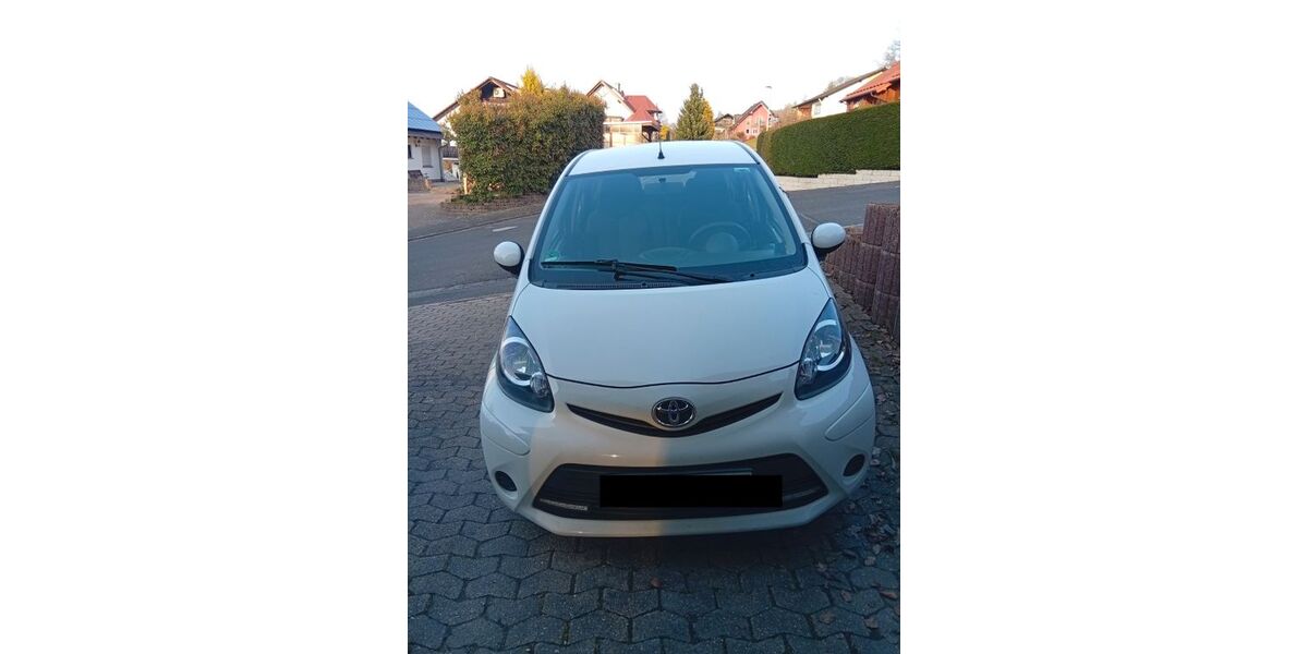 Toyota Aygo (X) 70.000 km 5.799 &euro; Mömbris 63776