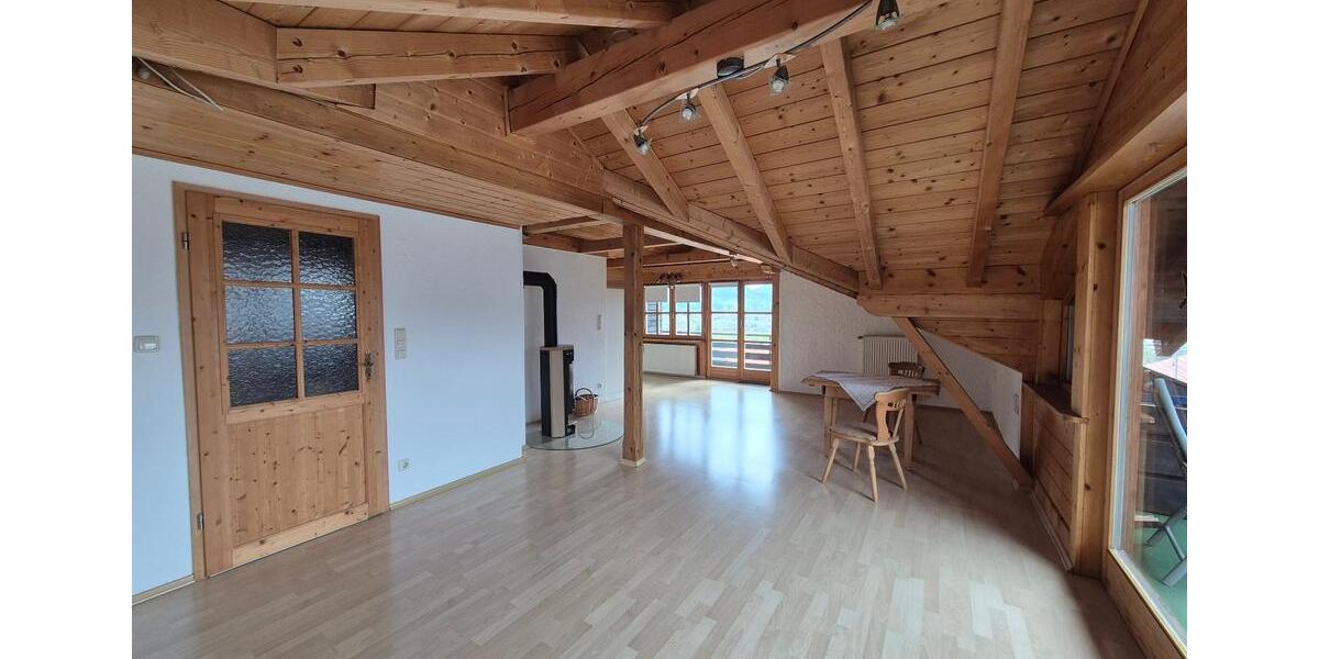 Dachgeschoßwohnung Sonthofen - 3 Zimmer, 85 m&sup2;, 975&euro; | Angebot:26261876