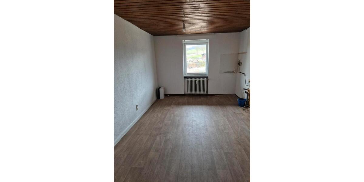 Etagenwohnung Bad Salzdetfurth - 3 Zimmer, 114 m&sup2;, 800&euro; | Angebot:25505761