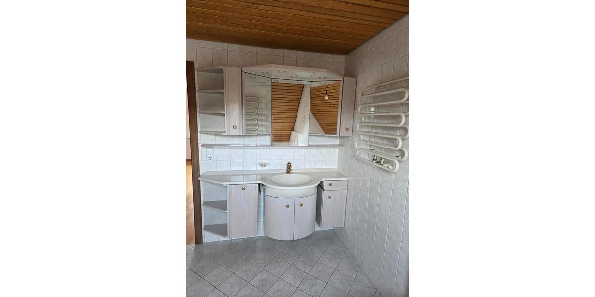 Dachgeschoßwohnung Schmallenberg - 3 Zimmer, 114 m&sup2;, 780&euro; | Angebot:25405150