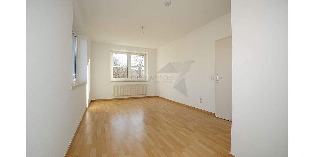 Geräumige, helle 4-Raum-Wohnung mit Balkon und Pkw-Stellplatz 4 zimmer