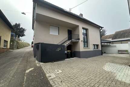 Haus zum Mieten in Vogtsburg im Kaiserstuhl Oberrotweil 1.790 € 150 m²