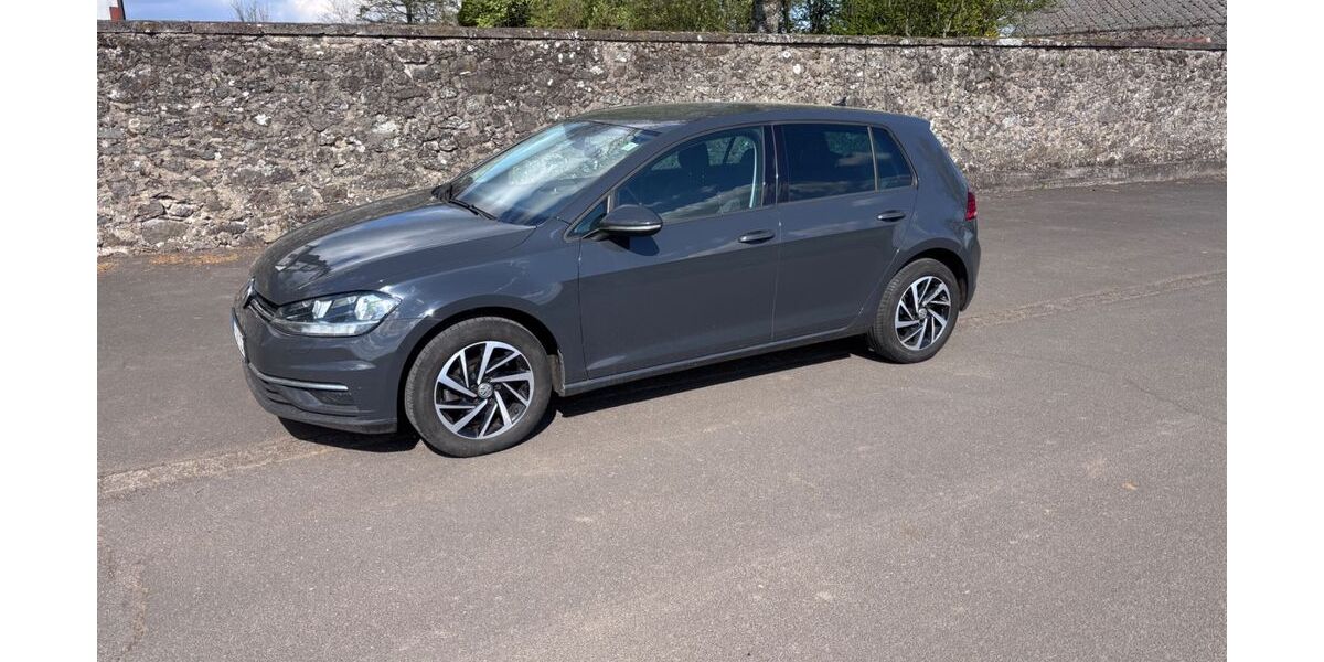 VW Golf 154.555 km 9.900 &euro; Freiensteinau 36399