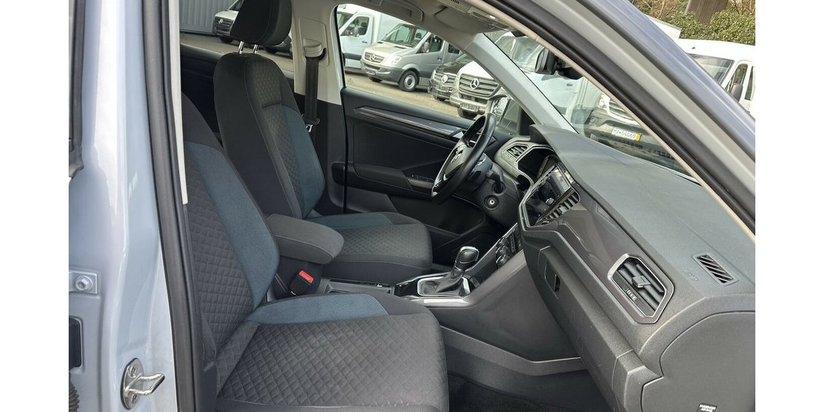 VW T-Roc IQ.DRIVE LED Navi PDC SHZ 127.074 km 18.000 &euro; Mainz 55122