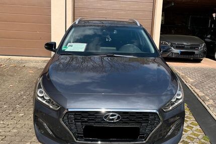 Hyundai i30 64.000 km 15.900 &euro; Großrosseln 66352