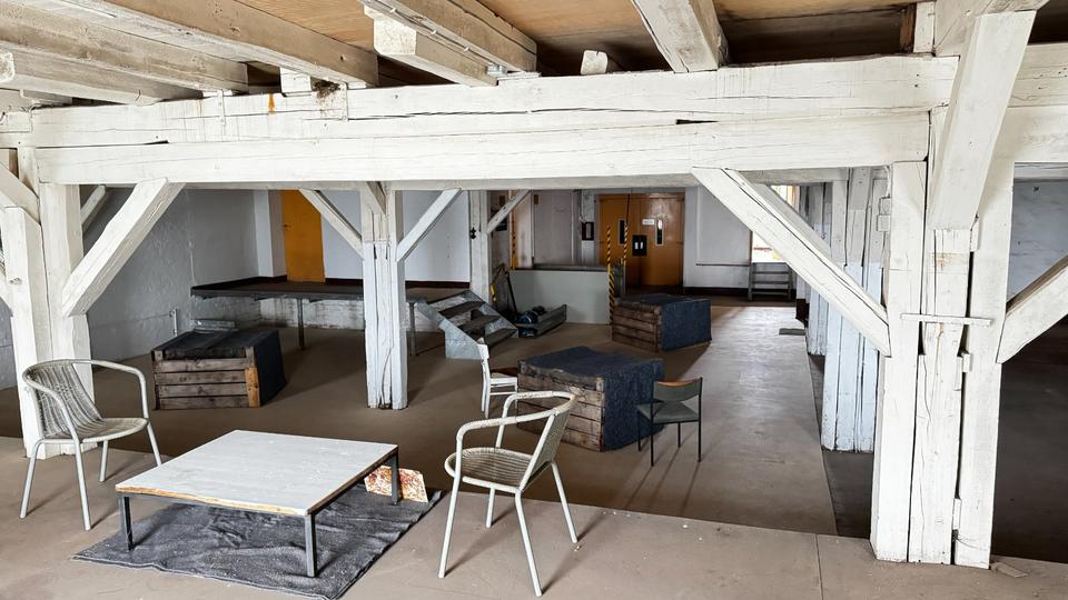 individuell zuzuschneidende Gewerbefläche in historischem Fachwerkgebäude zimmer