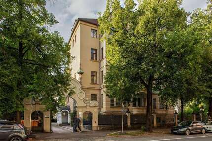 Wohnung Augsburg - 9 Zimmer, 321 m&sup2;, 3.900&euro; | Angebot:26884650
