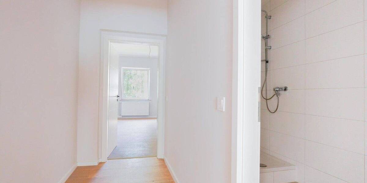 Etagenwohnung Düsseldorf Oberbilk - 2 Zimmer, 65 m&sup2;, 1.040&euro; | Angebot:26803012