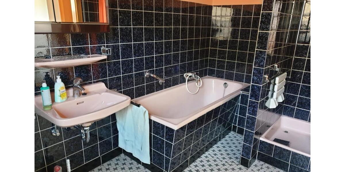 Reihenhaus Remagen - 6 Zimmer, 215 m&sup2;, 260.000&euro; | Angebot:27227804