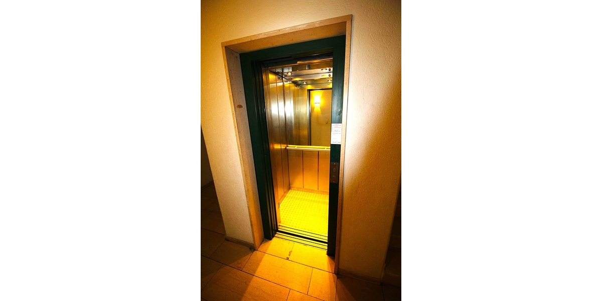 Bezugsfreie, barrierearme und frisch renovierte 2 Zimmer ETW mit Terrasse, Aufzug und TG-Stellplatz. - Etagenwohnung Sankt Augustin | Angebot:26777828