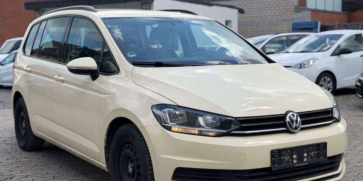 VW Touran 271.598 km 6.900 &euro; Euskirchen 53879