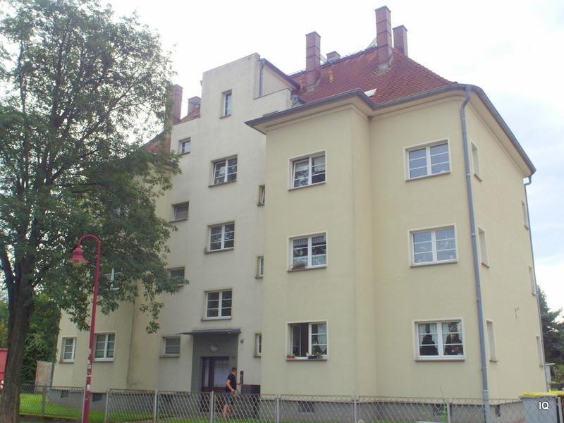 Ab Nov.Dez.: Gemütliche, kleine 2-Zimmer-Wohnung mit separater Küche und Badewanne im 1.OG