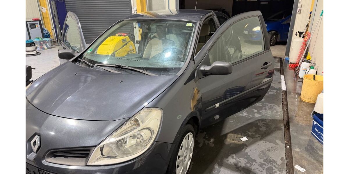 Renault Clio 172.000 km 2.000 &euro; Ludwigshafen 67063