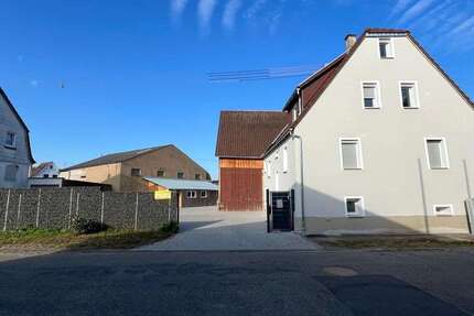 Haus zum Mieten in Pfaffenhofen 2.900 € 200 m² 6 zimmer