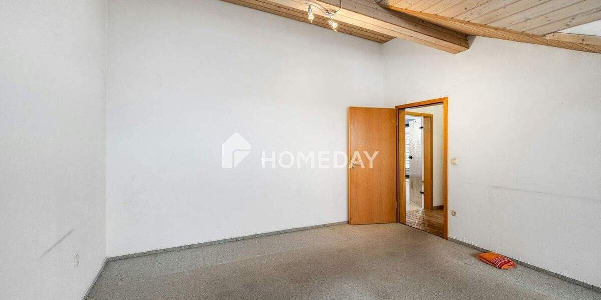 Etagenwohnung Burgkirchen an der Alz (DG) Burgkirchen - 3 Zimmer, 94 m&sup2;, 310.000&euro; | Angebot:25739139