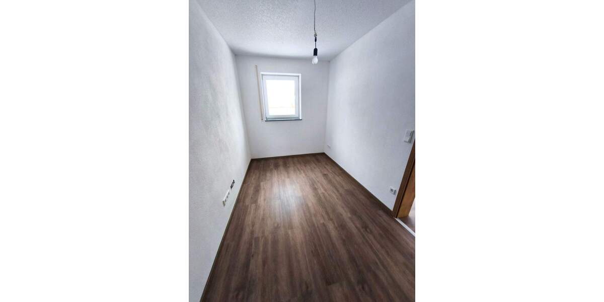 Einfamilienhaus Igensdorf Pettensiedel - 1 Zimmer, 240 m&sup2;, 2.200&euro; | Angebot:25140505