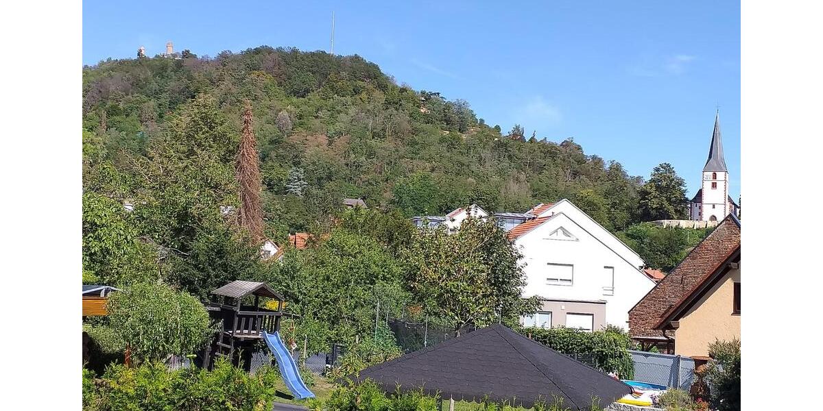 Blick aufs Auerbacher Schloss: 3,5-Zimmer-Wohnung in Auerbach 3 zimmer