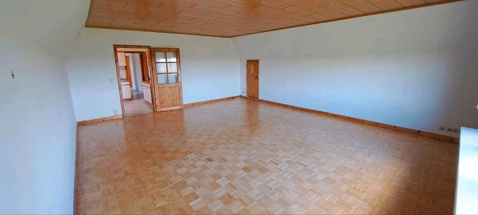 Dachgeschoßwohnung Bredstedt - 3 Zimmer, 100 m&sup2;, 1.250&euro; | Angebot:26345734