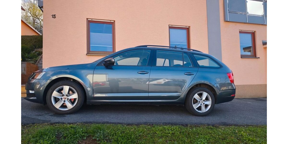 Skoda Octavia 80.000 km 15.999 &euro; Rödental 96472