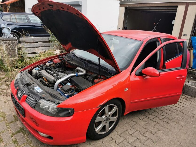 Seat Leon 200.000 km 2.150 € Scheinfeld 91443