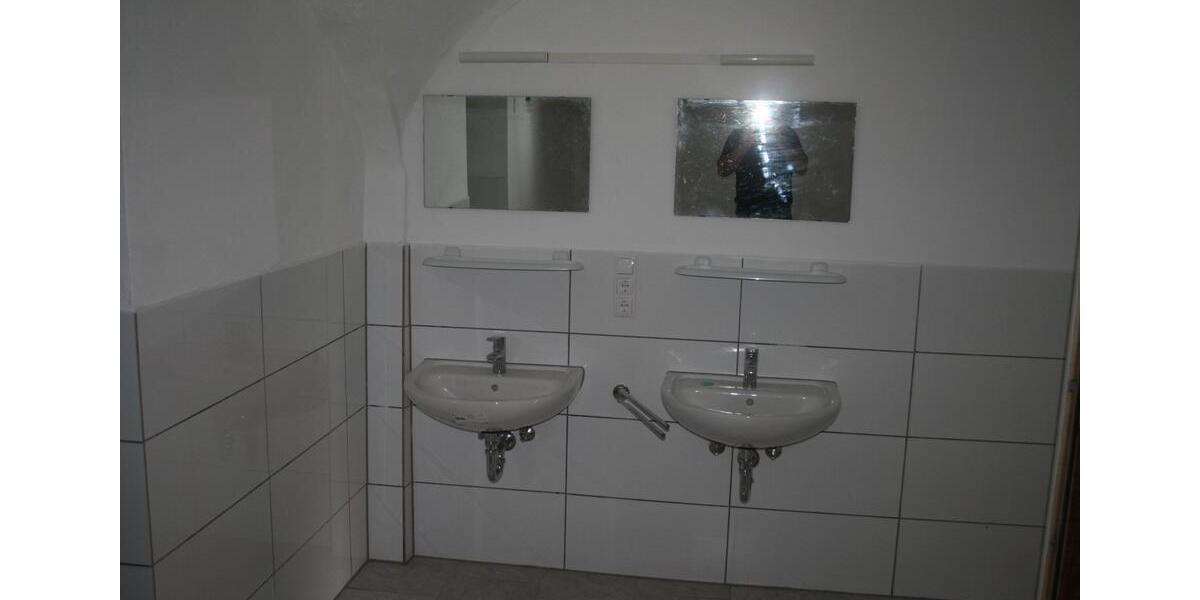 Einfamilienhaus Reisbach Englmannsberg - 8 Zimmer, 300 m&sup2;, 3.000&euro; | Angebot:26383330