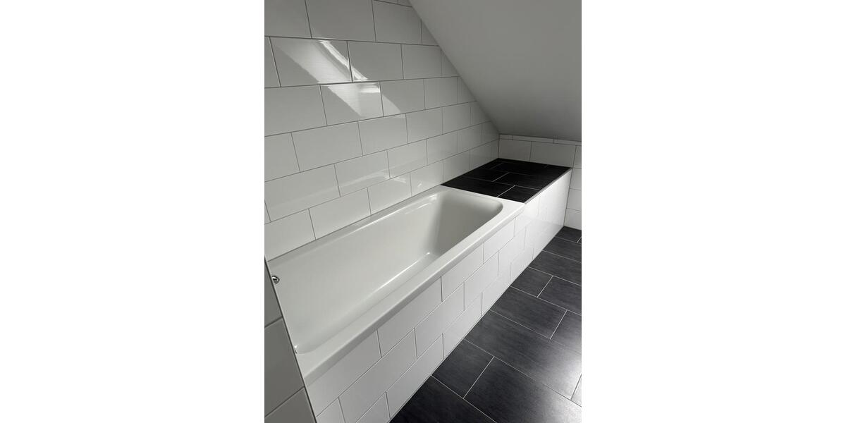 Dachgeschoßwohnung Holzgerlingen - 3.5 Zimmer, 103 m&sup2;, 1.700&euro; | Angebot:24785540