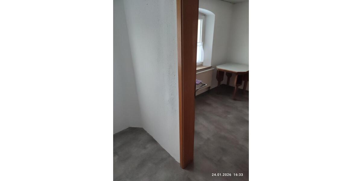 Etagenwohnung Leupoldsgrün - 1 Zimmer, 140 m&sup2;, 350&euro; | Angebot:24676465