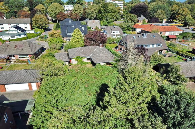 Winkelwalmdachbungalow im Dornröschenschlaf sucht Familie zum Wachküssen * Schatz im Garten inkl. * - Bungalow Bad Bramstedt | Angebot:10386644