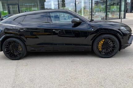 Lamborghini Urus 1.550 km 305.000 &euro; Fernwald 35390