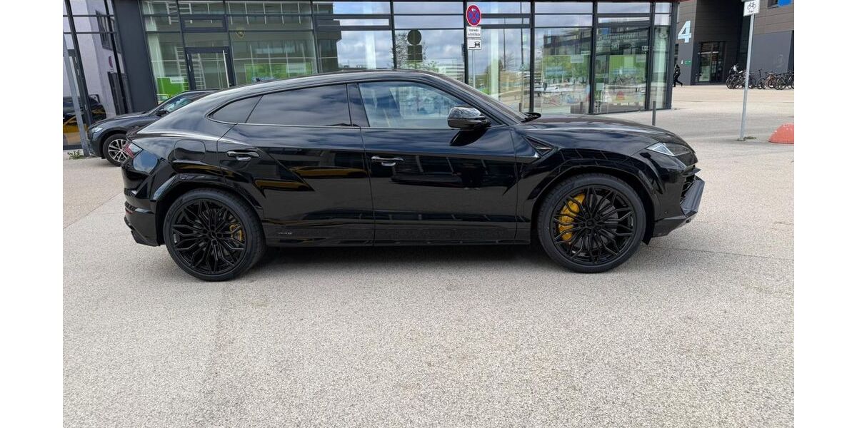 Lamborghini Urus 1.550 km 305.000 &euro; Fernwald 35390