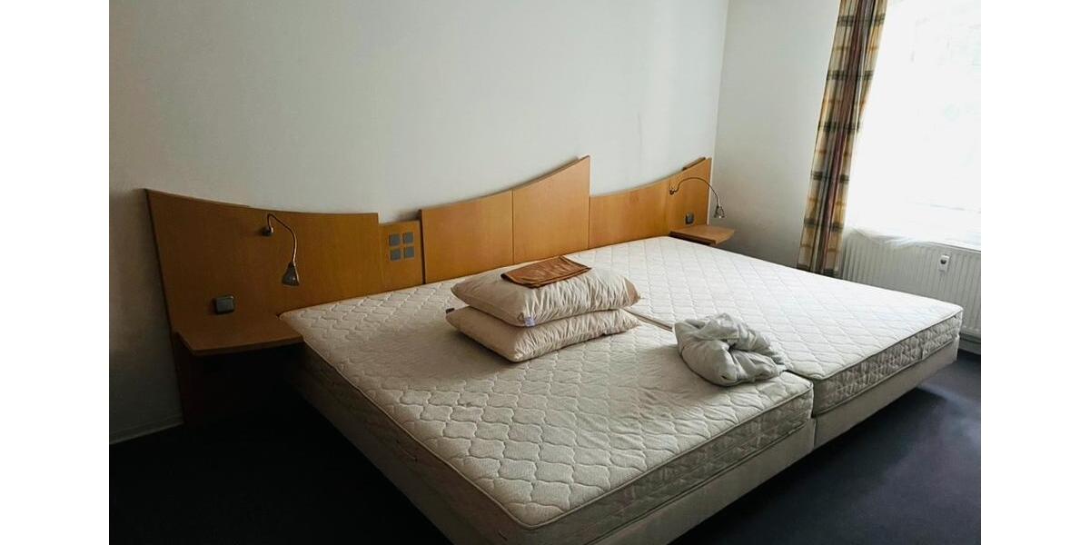 Erdgeschoßwohnung Neumark - 4 Zimmer, 160 m&sup2;, 89.000&euro; | Angebot:23089787