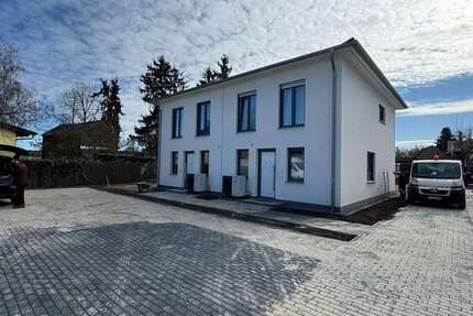 Haus Ludwigsfelde - 4 Zimmer, 96 m&sup2;, 1.750&euro; | Angebot:23172105