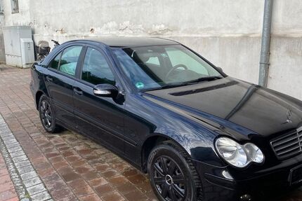 Mercedes-Benz C 180 235.245 km 2.700 &euro; Niederviehbach 84183