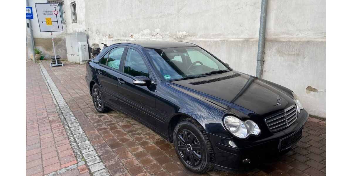 Mercedes-Benz C 180 235.245 km 2.700 &euro; Niederviehbach 84183