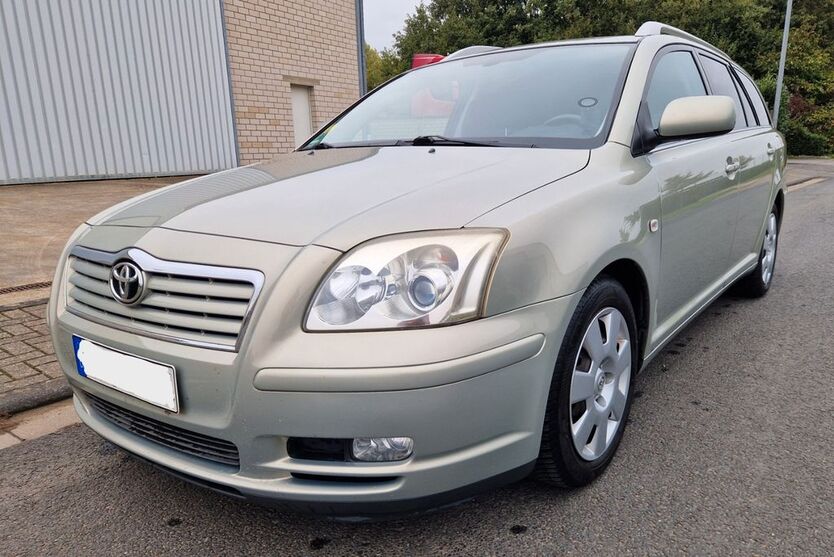 Toyota Avensis 208.500 km 2.800 € Elsdorf 50189