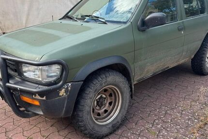 Nissan Pathfinder 180.000 km 1.650 € Rimbach 64668
