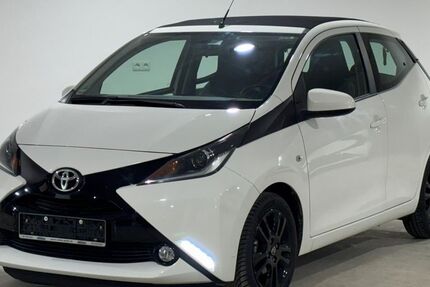 Toyota Aygo (X) 34.000 km 10.690 &euro; Essenbach 84051