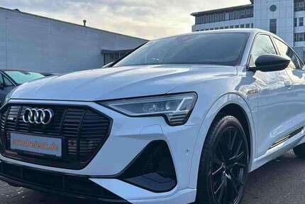Audi e-tron 18.404 km 42.950 &euro; Hamburg 22047