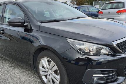 Peugeot 308 120.000 km 9.999 € Upgant- Schott 26529