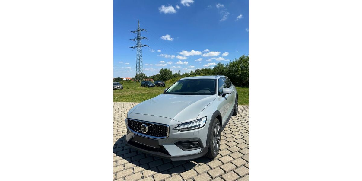 Volvo V60 24.000 km 40.490 &euro; Freiberg 09599