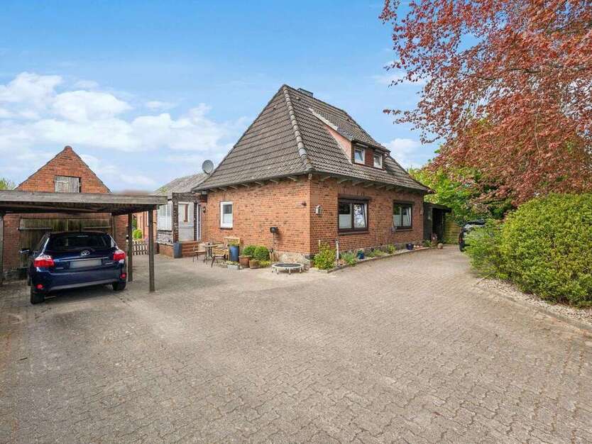 Haus zum Kaufen in Alt Duvenstedt 369.000 € 182 m²