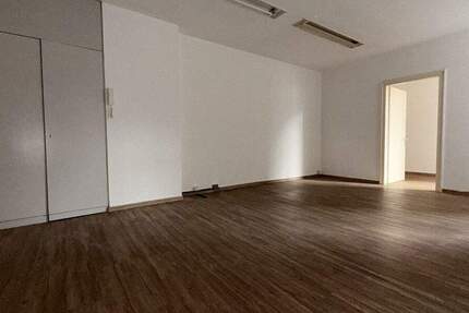 Wohnung Zwickau Innenstadt - 5 Zimmer, 120 m&sup2;, 720&euro; | Angebot:24633494