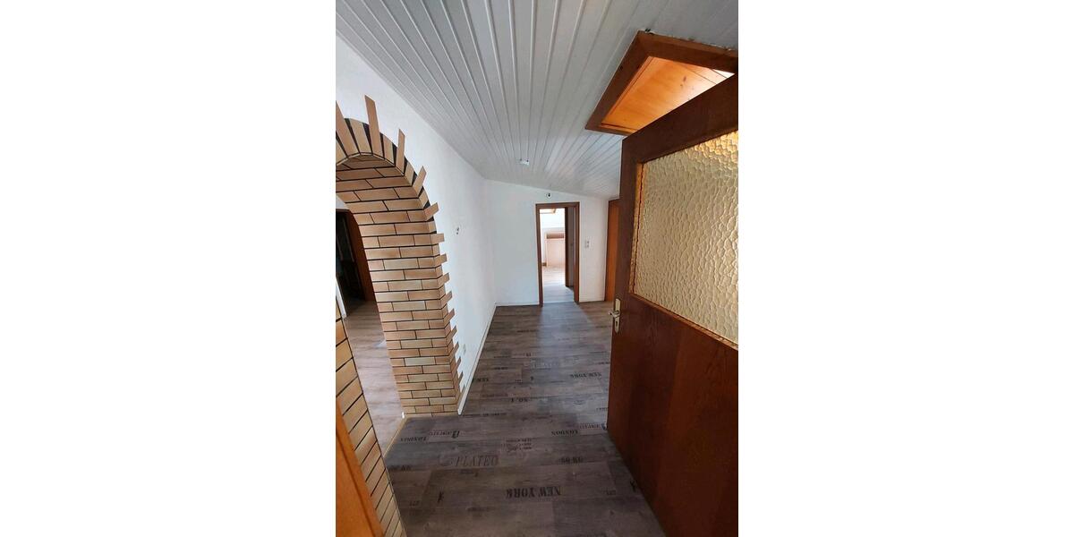 Dachgeschoßwohnung Birresborn - 4 Zimmer, 100 m&sup2;, 650&euro; | Angebot:26394055